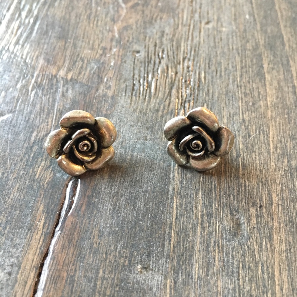 Rose 🌹 Studs